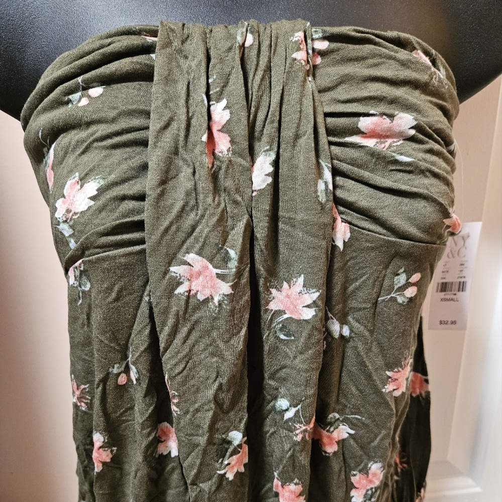 New York & Company Ruched Floral Halter Top NWT - Picture 2 of 12
